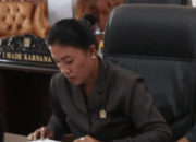 Acho, Suami Wartawan Morut Disebut “Penyusup” Didepan Banyak Orang Melayat di Rumah Heny Humbu