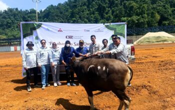 Jelang Idul Adha, PT GNI dan Tenant Kawasan Industri Salurkan Sapi Kurban