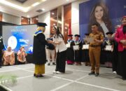 Wamen Kemendukbangga Ratu Isyana Wisuda 77 Lansia hingga Tinjau Sanitasi di Palu dan Donggala