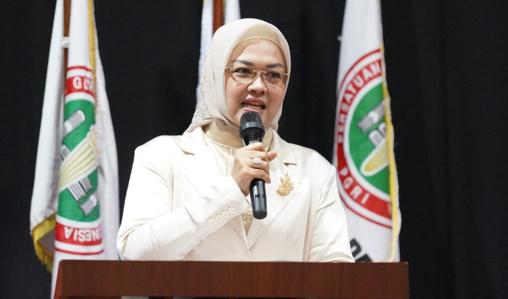 Konker I PGRI Palu, Diah Puspita Dorong Guru Cetak Generasi Berkarakter